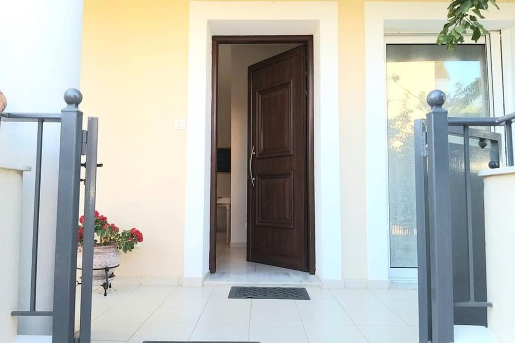 New, Bright, Cozy, Autonomous Apartment With Private Entrance And Garden, 42 M2, 5Min To The Beach And City Center 卡拉马塔 外观 照片